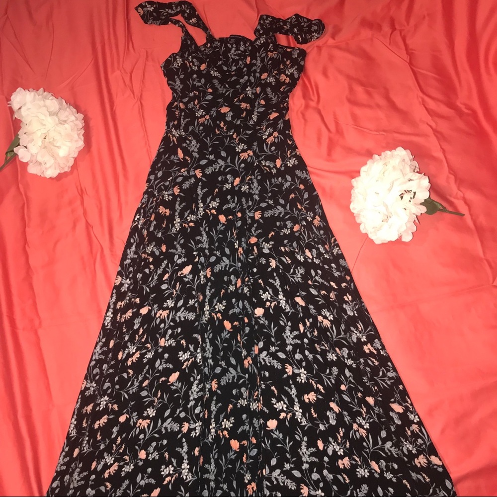 Maxi dress with shorts